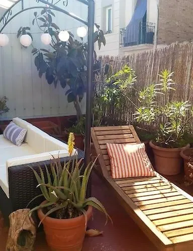 منزل للإقامة Small In Sants With Huge Terrace