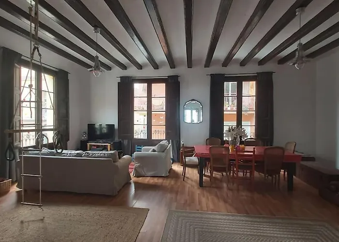 منزل للإقامة Small In Sants With Huge Terrace *