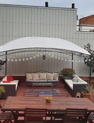 Small In Sants With Huge Terrace منزل للإقامة برشلونة