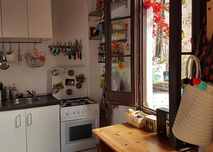 منزل للإقامة Small In Sants With Huge Terrace *