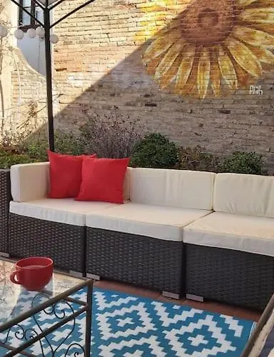 Small In Sants With Huge Terrace منزل للإقامة *