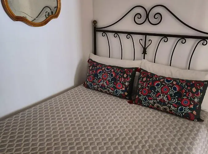 Small In Sants With Huge Terrace * برشلونة