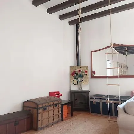 Small In Sants With Huge Terrace Homestay *