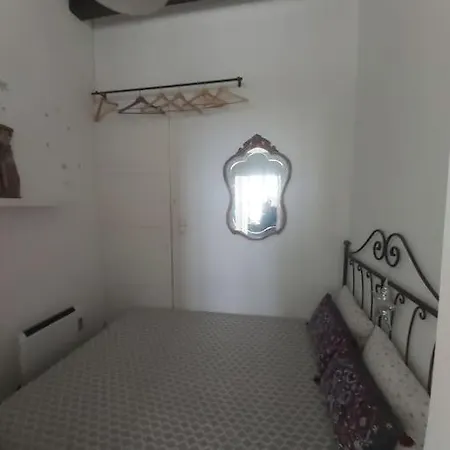 Small In Sants With Huge Terrace Homestay