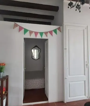 Homestay Small In Sants With Huge Terrace