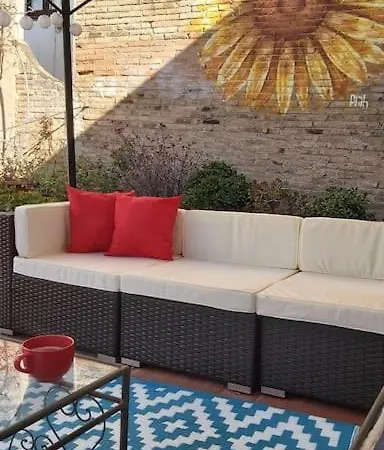 Small In Sants With Huge Terrace Homestay *